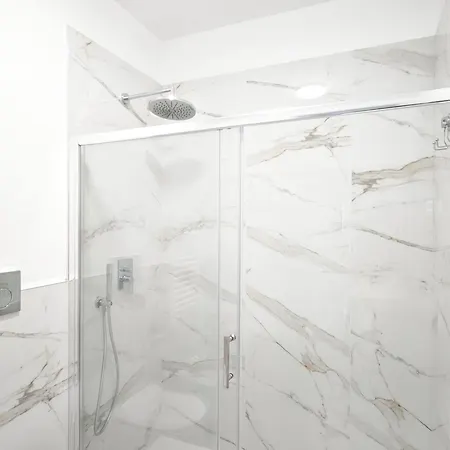 Saturn Appartement *